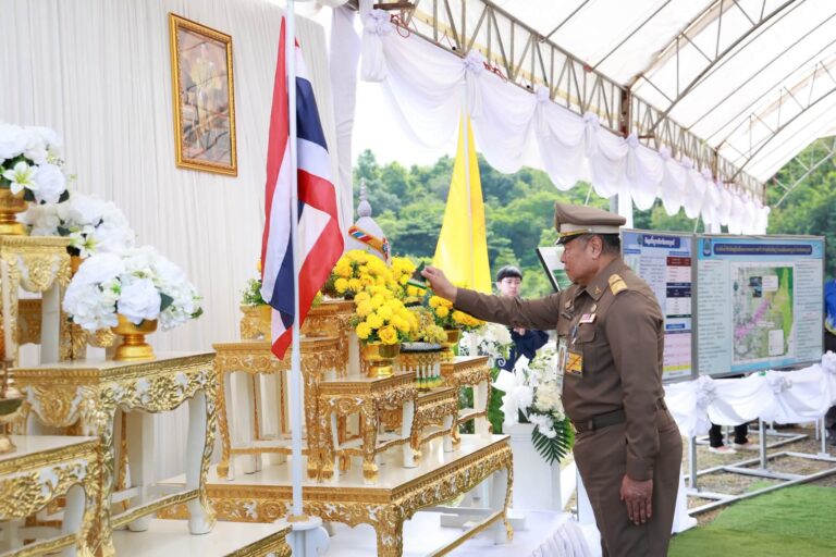 องคมนตรีติดตามการดำเนินงานอ่างเก็บน้ำห้วยใหญ่อันเนื่องมาจากพระราชดำริ อำเภอเมืองเพชรบูรณ์ จังหวัดเพชรบูรณ์