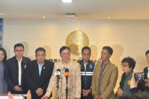 ! พาณิชย์ เคาะราคาข้าวโพด 9.80 บาท/กก. สั่งโรงงานรับซื้อทันที – ห้ามนำเข้าจนกว่าผลผลิตไทยหมด!