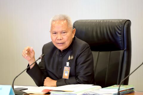 คสช. เดินหน้าจัดการ ‘บุหรี่ไฟฟ้า’ สอดรับนโยบายแก้ยาเสพติดรัฐบาล รองนายกฯ ลุยสแกนหาผู้เสพทั่วปท.