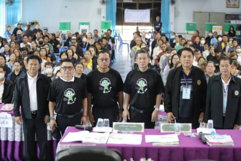 นายอำเภอบึงสามพัน ลงพื้นที่ตรวจเยี่ยมหน่วยเลือกตั้ง กำชับเจ้าหน้าที่ปฏิบัติงานด้วยความโปร่งใส-เที่ยงธรรม